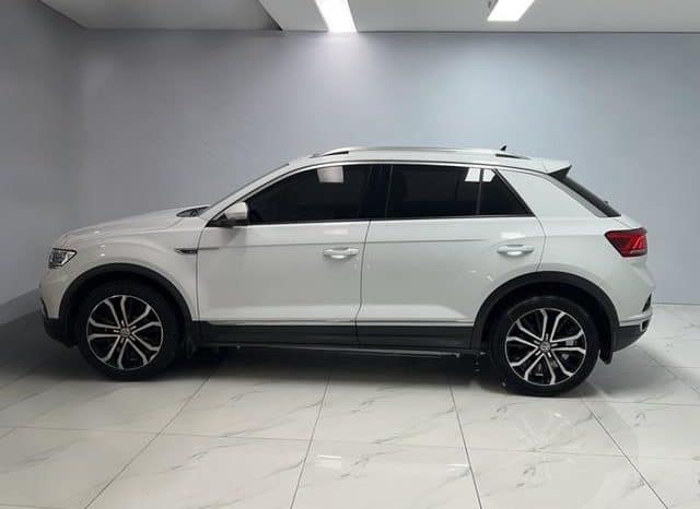 
								Volkswagen T-Roc, 2020 full									