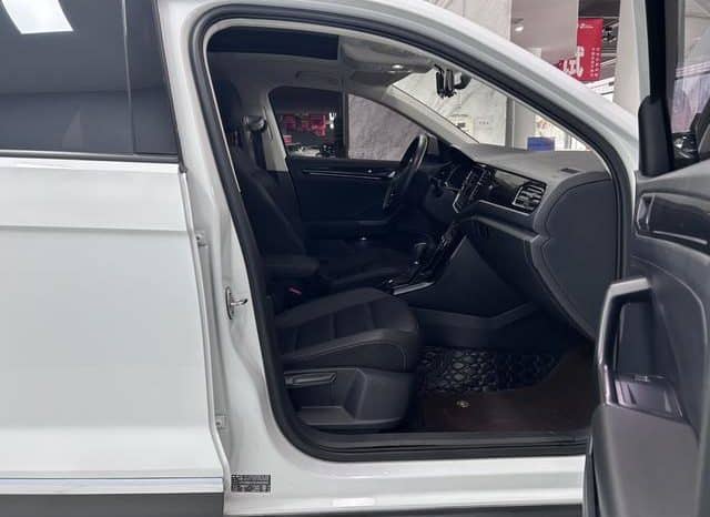 
								Volkswagen T-Roc, 2020 full									