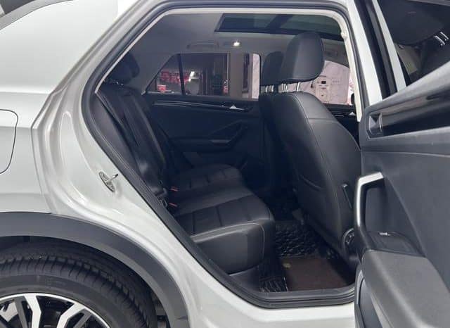 
								Volkswagen T-Roc, 2020 full									