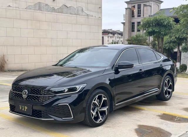 67d43e948a8bd Volkswagen Passat, 2023