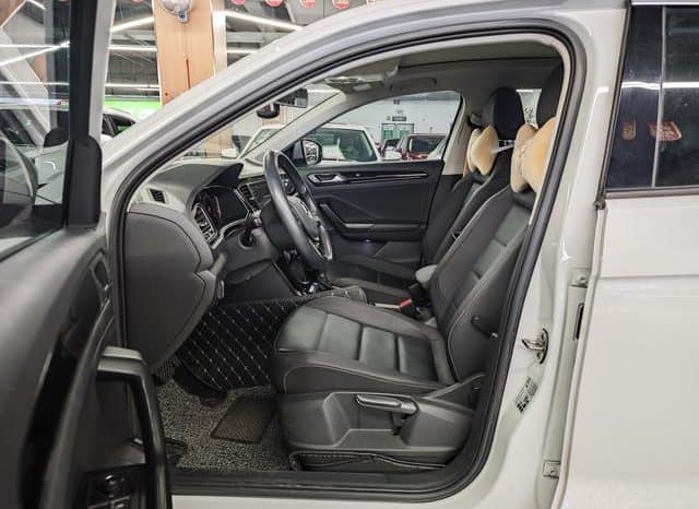 
								Volkswagen T-Roc, 2021 full									