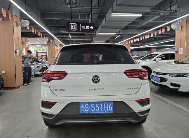 
								Volkswagen T-Roc, 2021 full									