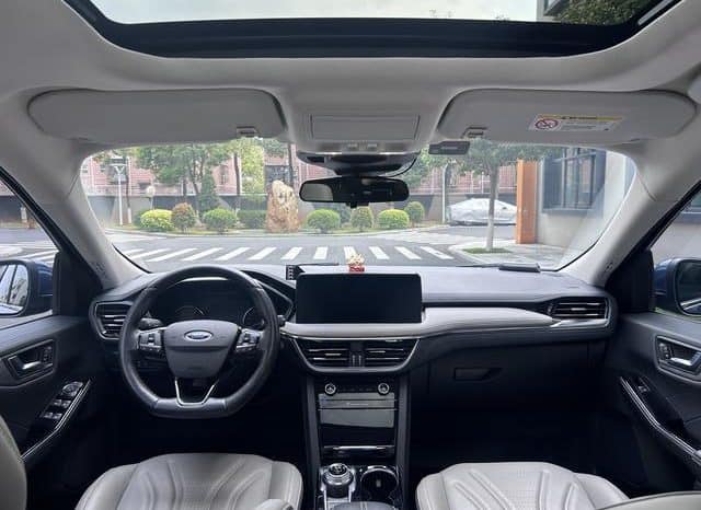 
								Ford Escape (IV), 2022 full									