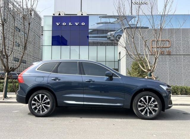 
								Volvo XC60, 2025 full									