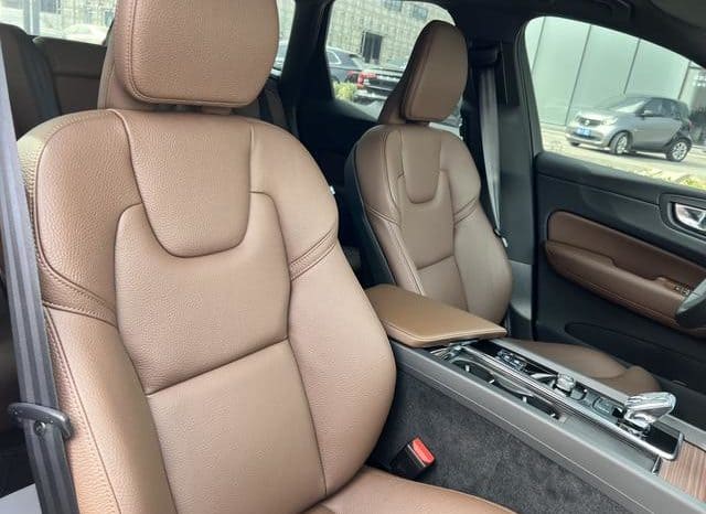 
								Volvo XC60, 2025 full									