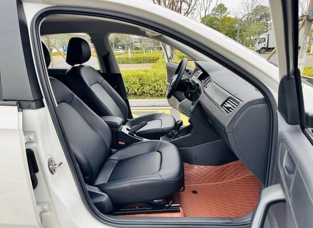 
								Volkswagen Polo (V), 2022 full									