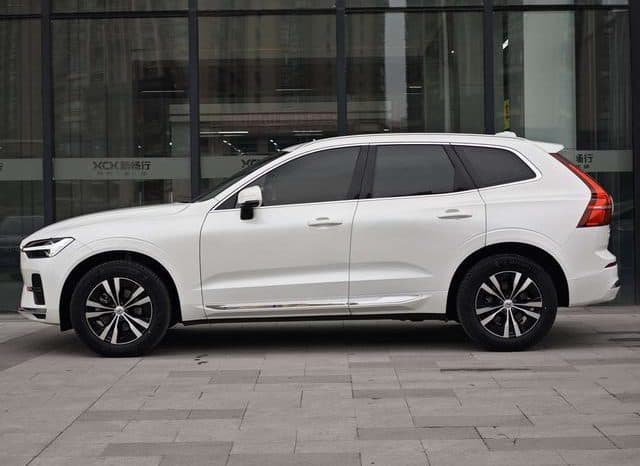 
								Volvo XC60, 2023 full									