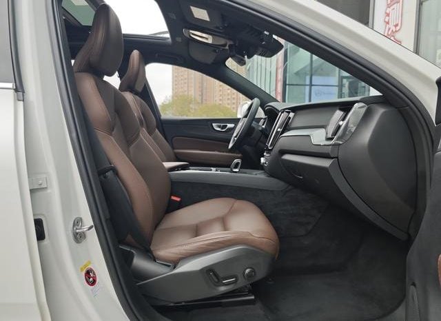 
								Volvo XC60, 2023 full									