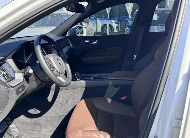 
								Volvo XC60, 2023 full									