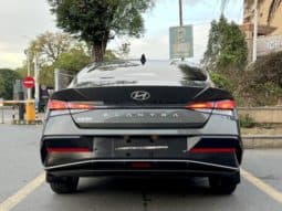 
										Hyundai Elantra (VII), 2023 full									
