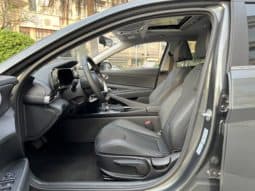 
										Hyundai Elantra (VII), 2023 full									