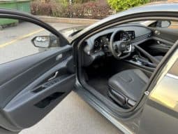 
										Hyundai Elantra (VII), 2023 full									