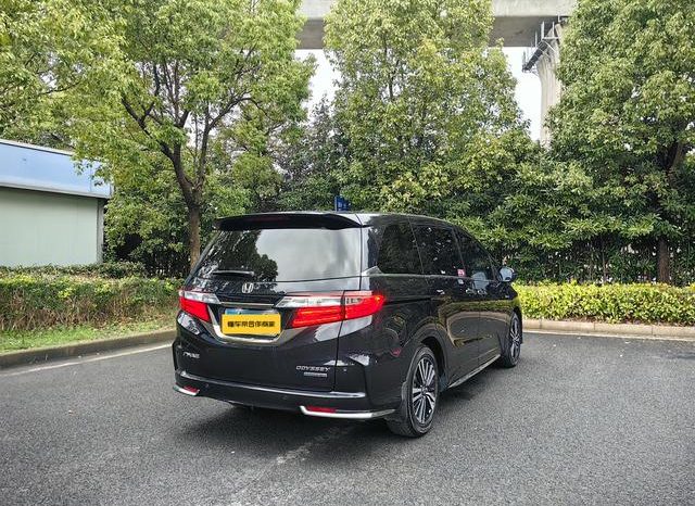 
								Honda Odyssey, 2021 full									