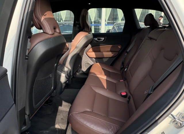 
								Volvo XC60, 2023 full									