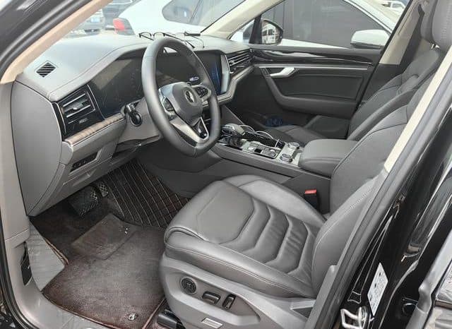 
								Volkswagen Touareg, 2020 full									