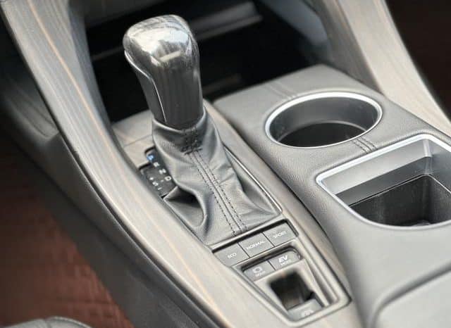 
								Toyota Avalon, 2022 full									
