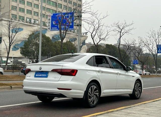 
								Volkswagen Jetta, 2022 full									