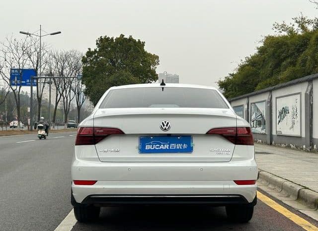 
								Volkswagen Jetta, 2022 full									