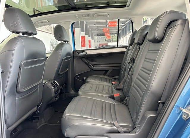 
								Volkswagen Touran L, 2020 full									