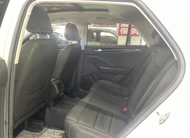 
								Volkswagen T-Roc, 2022 full									