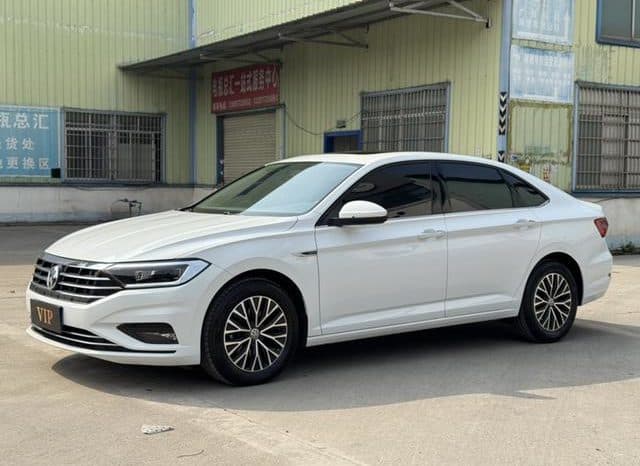 67d8556010305 Volkswagen Jetta, 2020