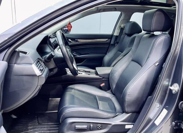 
								Honda Accord, 2022 full									