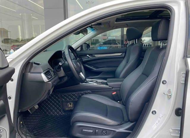 
								Honda Accord, 2022 full									