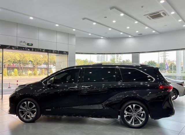
								Toyota Granvia, 2023 full									