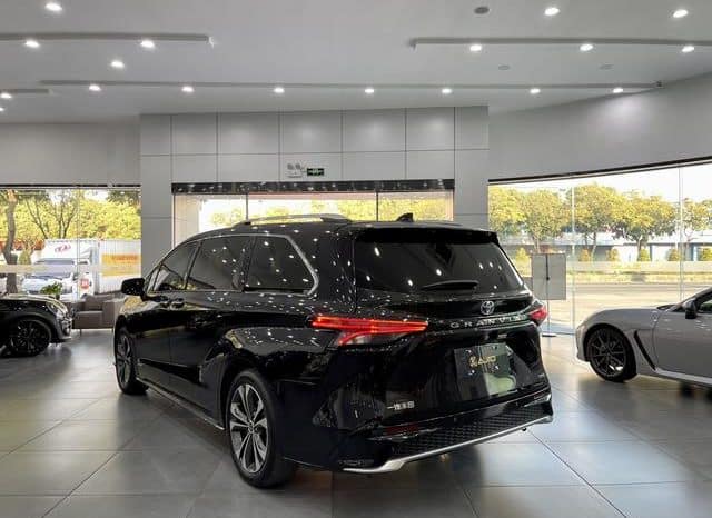 
								Toyota Granvia, 2023 full									