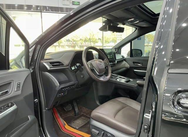 
								Toyota Granvia, 2023 full									