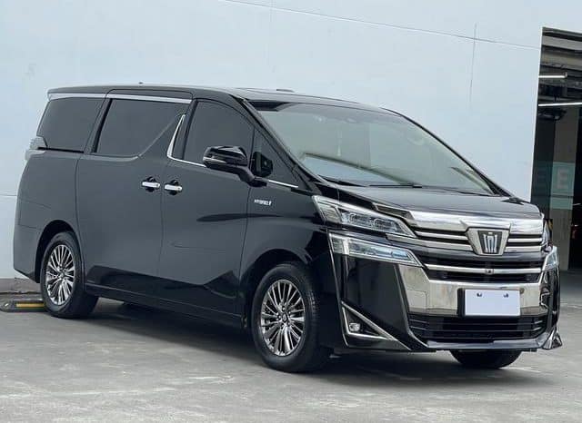 
								Toyota Vellfire, 2022 full									