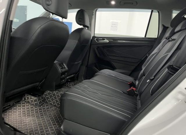
								Volkswagen Tiguan L, 2022 full									