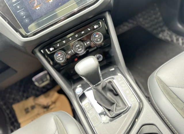 
								Volkswagen Tiguan L, 2021 full									