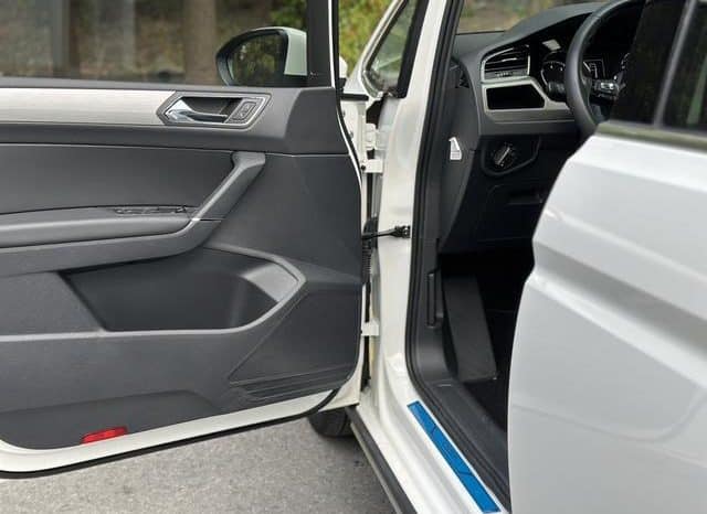 
								Volkswagen Touran L, 2020 full									