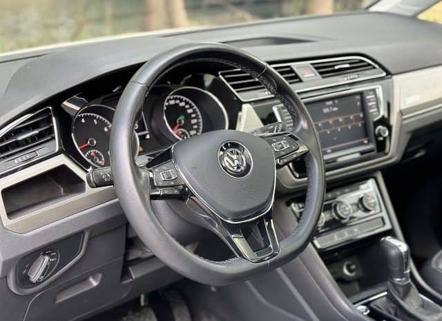 
								Volkswagen Touran L, 2020 full									