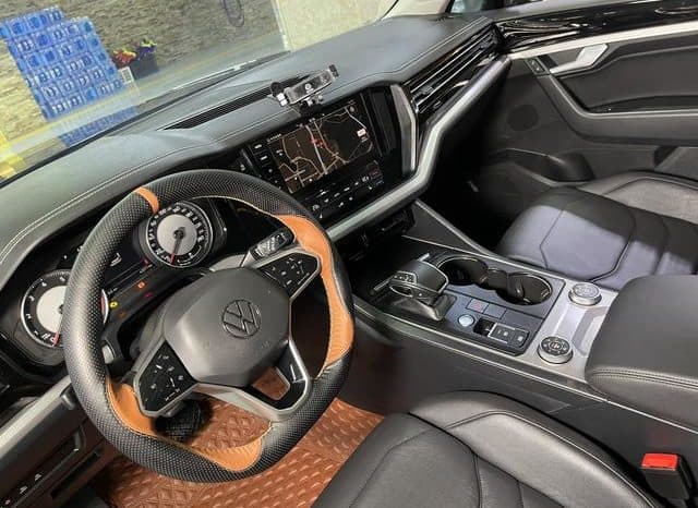 
								Volkswagen Touareg, 2022 full									