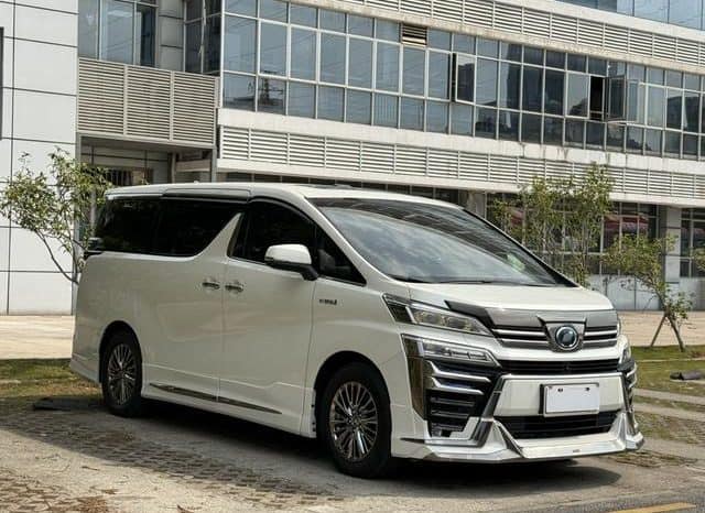 
								Toyota Vellfire, 2021 full									