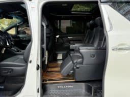 
										Toyota Vellfire, 2021 full									