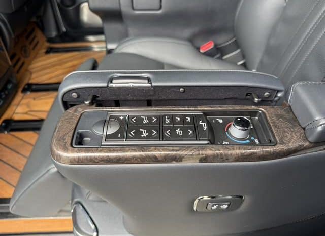 
								Toyota Vellfire, 2021 full									