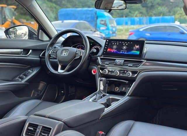 
								Honda Accord, 2022 full									