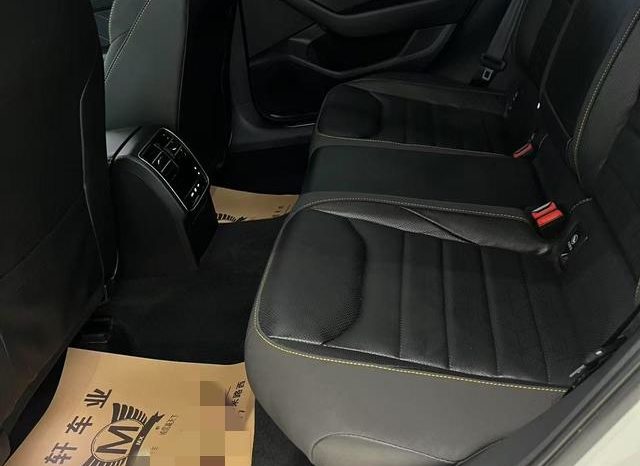 
								Volkswagen Passat CC, 2023 full									