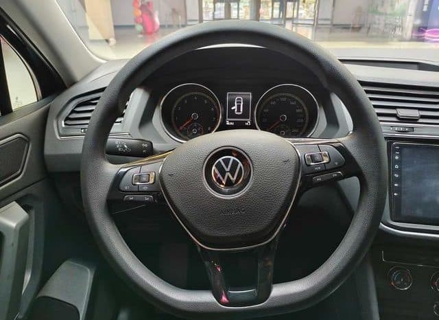 
								Volkswagen Tiguan L, 2021 full									