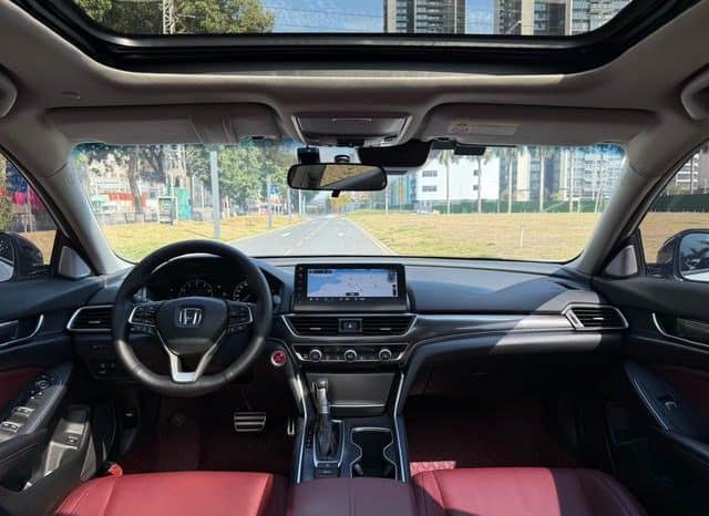 
								Honda Accord, 2022 full									