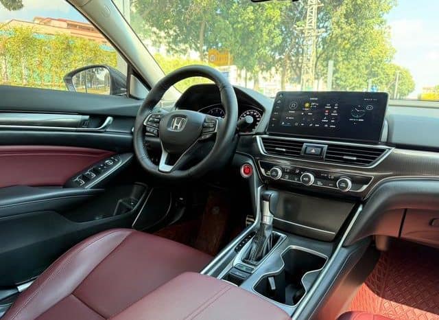 
								Honda Accord, 2022 full									