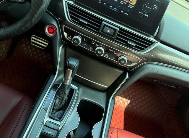 
								Honda Accord, 2022 full									