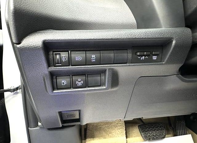 
								Toyota Sienna, 2023 full									