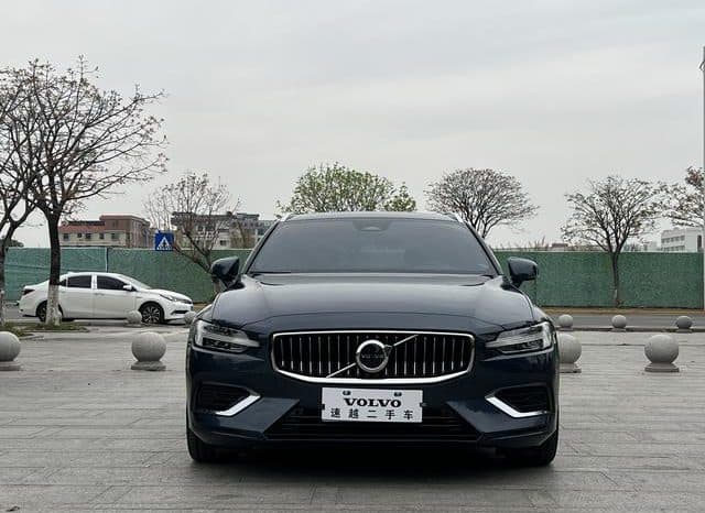 
								Volvo V60, 2023 full									