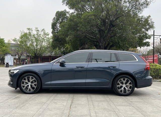 
								Volvo V60, 2023 full									