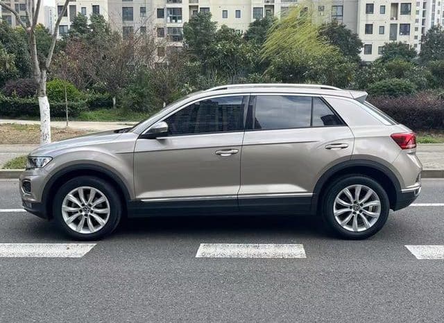 
								Volkswagen T-Roc, 2021 full									