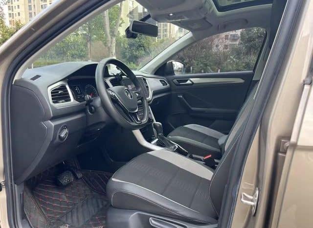 
								Volkswagen T-Roc, 2021 full									